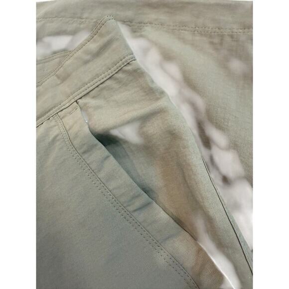 The North Face Cargo Shorts Size 38 7 Pockets Khaki Hiking Athletic 100% Nylon - Picture 5 of 14